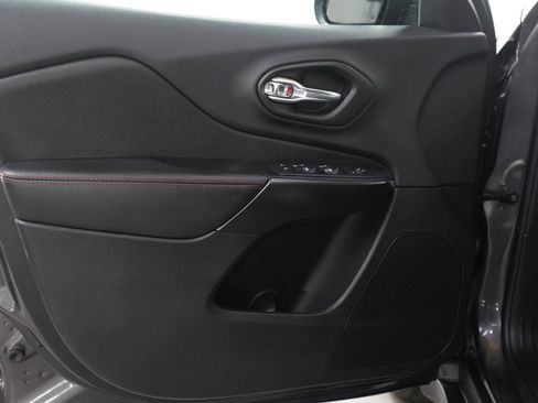 Used 2020 Jeep Cherokee Trailhawk w/ Comfort/Convenience Group image 18