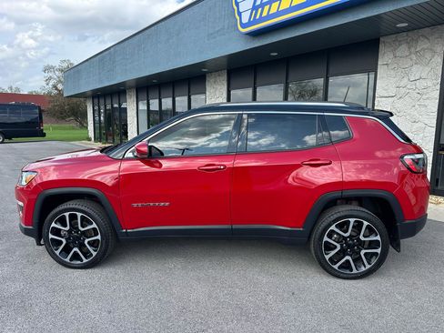 Used 2017 Jeep Compass Limited AWD/4WD image 4