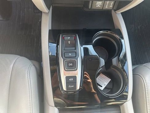 Used 2017 Honda Pilot Touring image 24