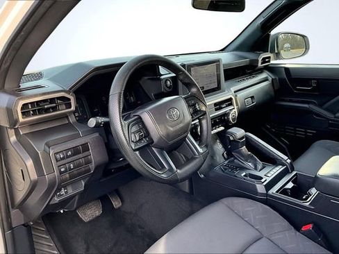 Used 2024 Toyota Tacoma SR image 17