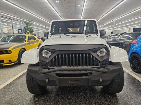 Used 2018 Jeep Wrangler Unlimited Sahara w/ Connectivity Group image 2