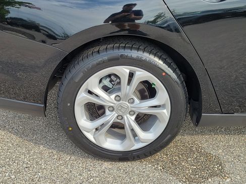 Certified 2024 Honda Accord LX image 9