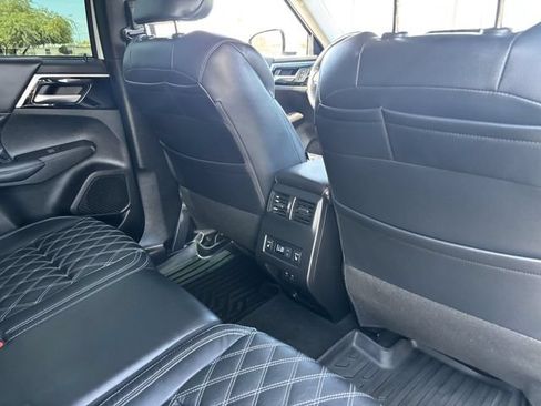 Used 2023 Mitsubishi Outlander SEL FWD image 13