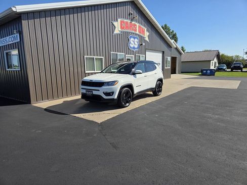 Used 2020 Jeep Compass Latitude AWD/4WD image 2