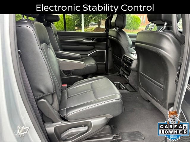 Used 2024 Jeep Wagoneer Series III AWD/4WD image 24