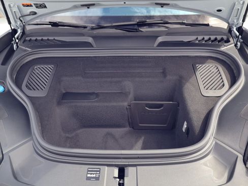 New 2026 Porsche Macan Electric image 26