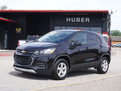 Used 2020 Chevrolet Trax LS w/ Tint and Cruise Package AWD/4WD image 1