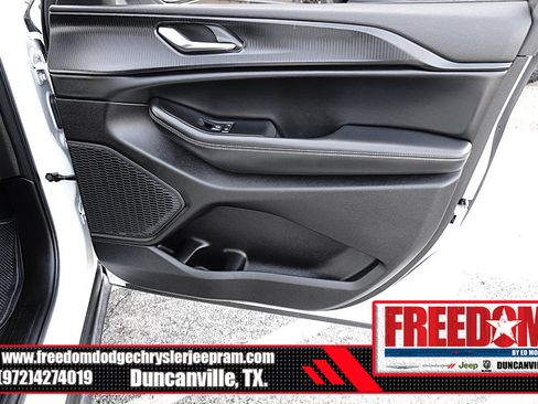 Certified 2025 Jeep Grand Cherokee L Laredo RWD image 41