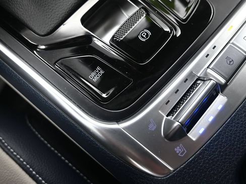 Certified 2026 Kia Carnival SX Prestige FWD image 24