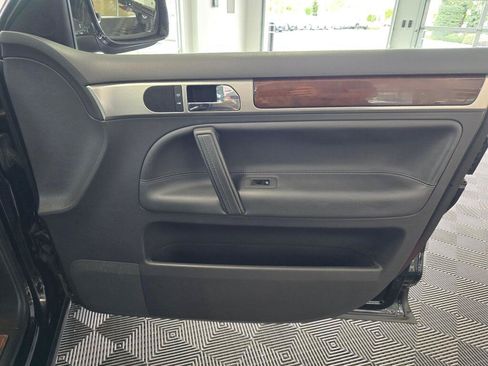 Used 2004 Volkswagen Touareg V8 AWD/4WD image 44