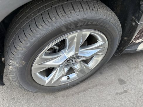 Used 2019 Toyota Highlander Limited image 10