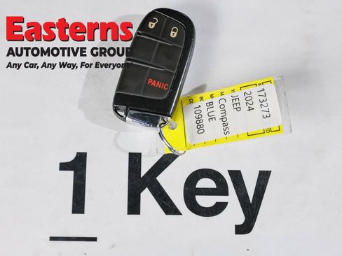 Used 2024 Jeep Compass Latitude AWD/4WD image 24