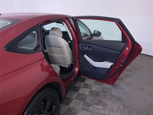 New 2025 Honda Accord SE image 32