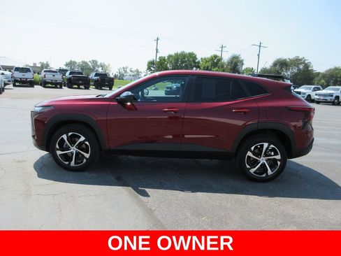 Certified 2024 Chevrolet Trax RS FWD image 11