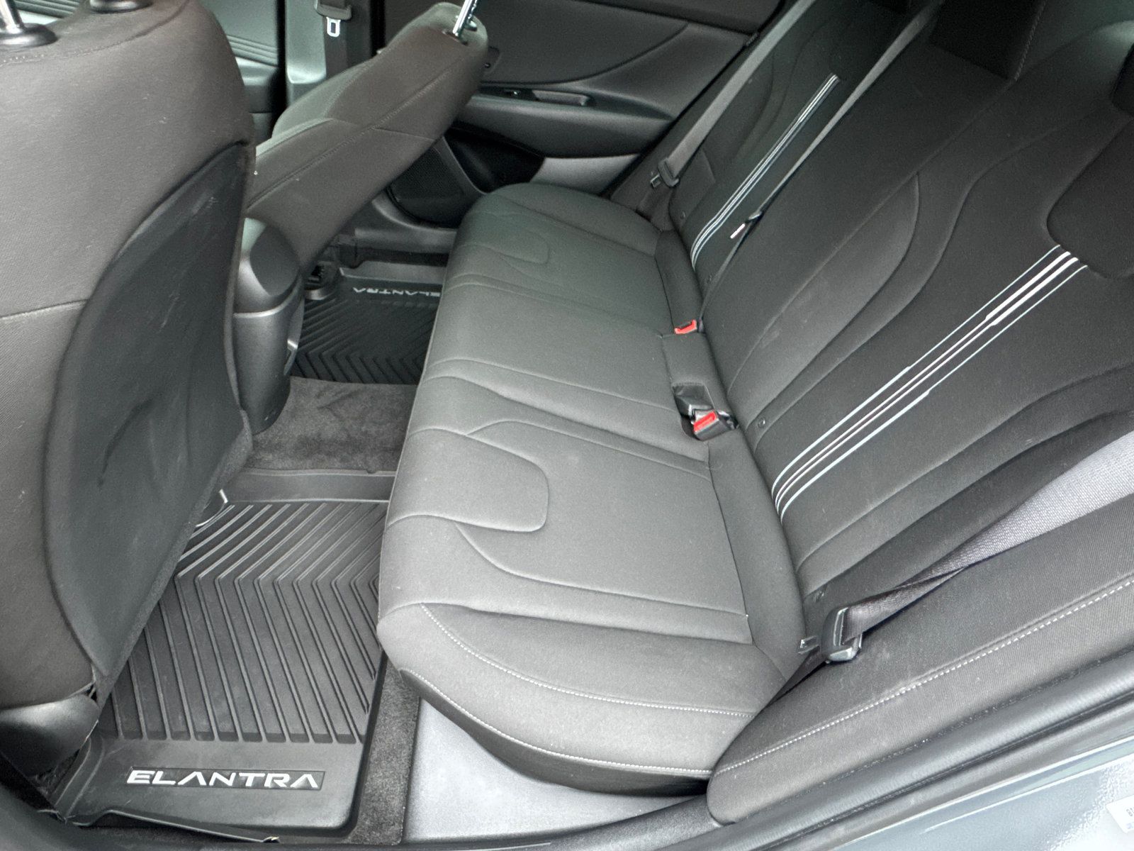 Used 2025 Hyundai Elantra Sport FWD image 21