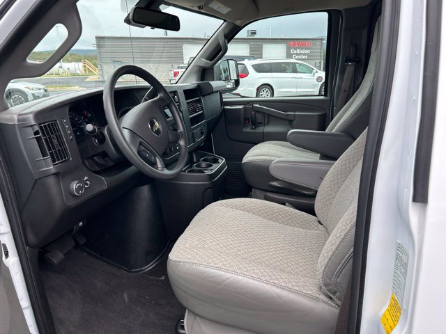 Used 2025 Chevrolet Express 3500 LT w/ LT Preferred Equipment Group RWD image 11