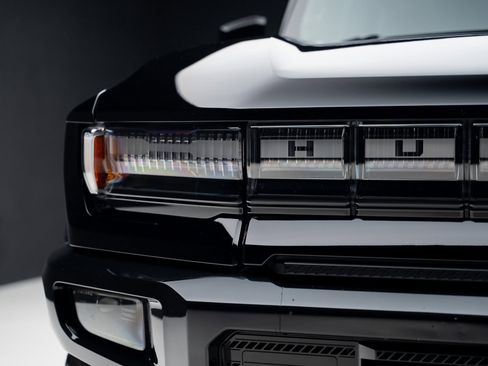 Used 2024 GMC Hummer EV 2X image 8