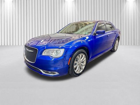 Used 2019 Chrysler 300 Touring L w/ Quick Order Package 22F AWD/4WD image 13