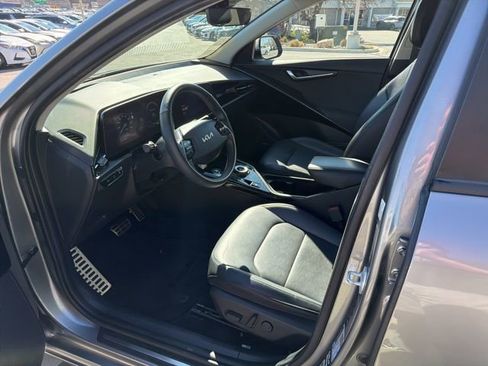 Certified 2023 Kia Niro Wave w/ Wave Preserve Package image 11