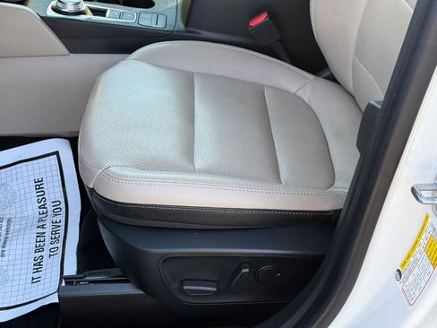 Used 2021 Ford Escape SEL w/ Technology Package image 18