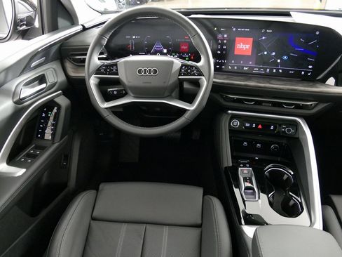 New 2025 Audi Q5 Premium Plus image 26