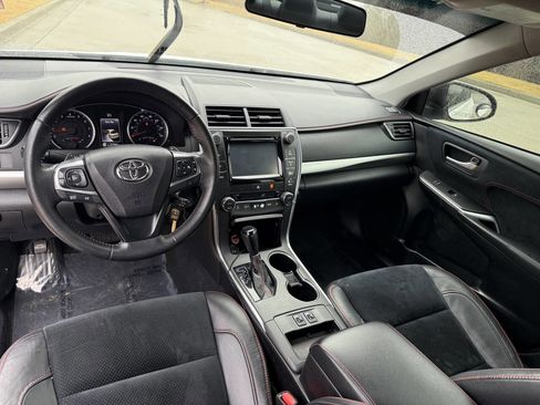 Used 2015 Toyota Camry XSE image 11