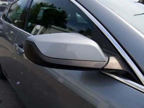 Used 2024 Chevrolet Malibu LT FWD image 9
