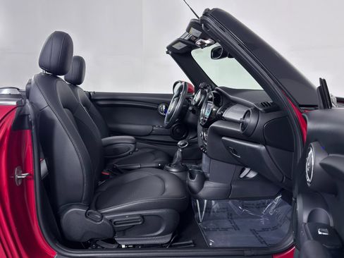 Used 2018 MINI Cooper Convertible image 38
