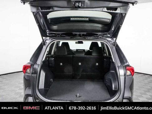 Used 2021 Toyota RAV4 LE image 28