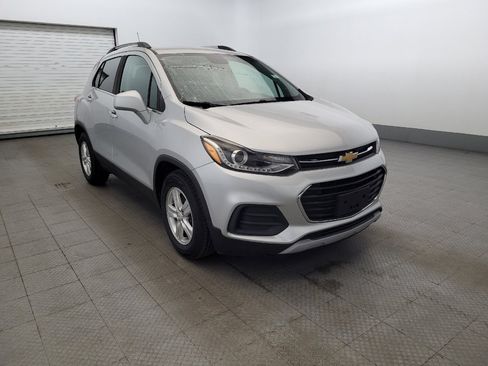 Used 2017 Chevrolet Trax LT w/ LT Convenience Package FWD image 13