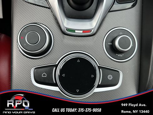 Used 2022 Alfa Romeo Giulia Veloce image 26
