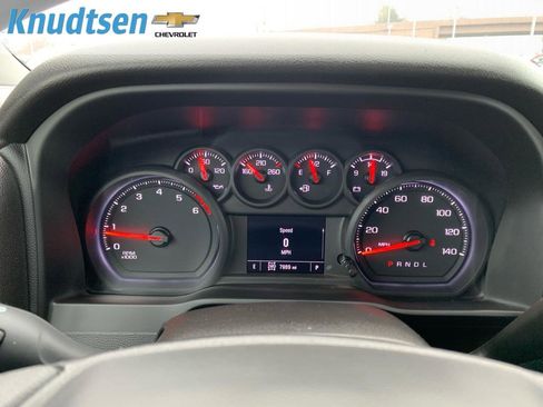 Used 2025 Chevrolet Silverado 2500 Custom w/ Custom Value Package image 22