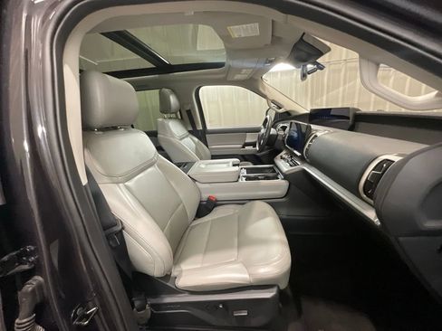 Used 2025 Ford Expedition Max Active AWD/4WD image 15