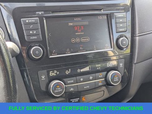 Used 2018 Nissan Rogue SV image 22