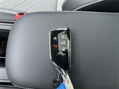 New 2026 Volkswagen Tiguan SE R-Line image 33