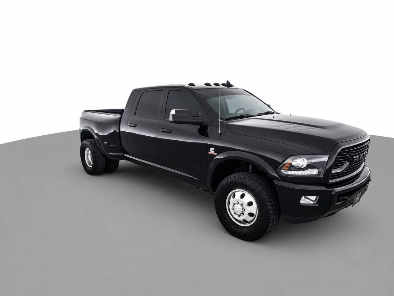 Used 2018 RAM 3500 Laramie w/ Sport Appearance Group AWD/4WD image 3
