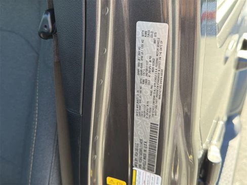 Used 2024 Jeep Gladiator Sport image 10