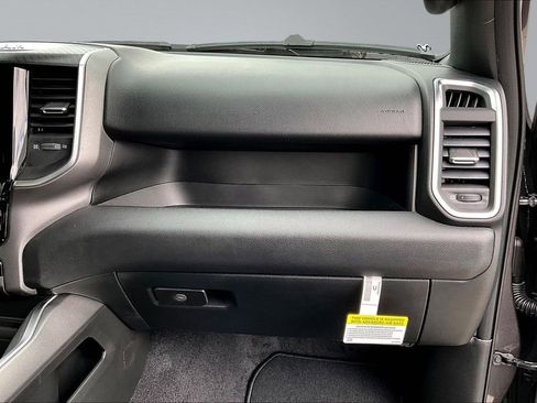 New 2026 RAM 1500 4x4 Crew Cab image 17