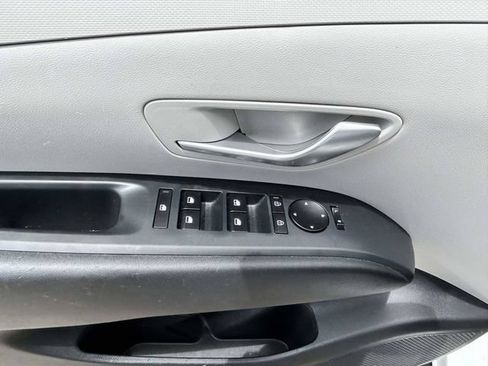 Certified 2025 Hyundai Tucson SE FWD image 13