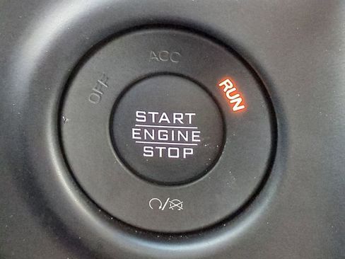 Used 2023 Jeep Wrangler Unlimited Sahara image 28