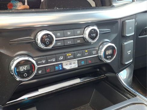 Used 2021 Ford F150 Lariat w/ Equipment Group 502A High image 9