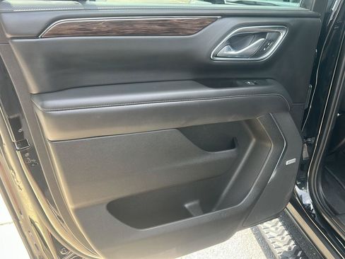 Used 2023 Chevrolet Suburban Z71 w/ Luxury Package AWD/4WD image 24