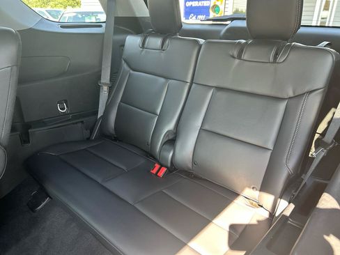 Used 2024 Ford Explorer XLT w/ Equipment Group 202A AWD/4WD image 23