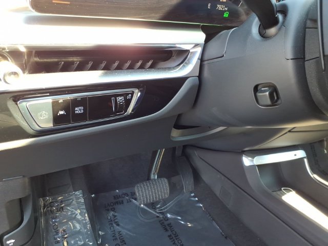 Used 2025 Cadillac Lyriq Sport AWD/4WD image 28