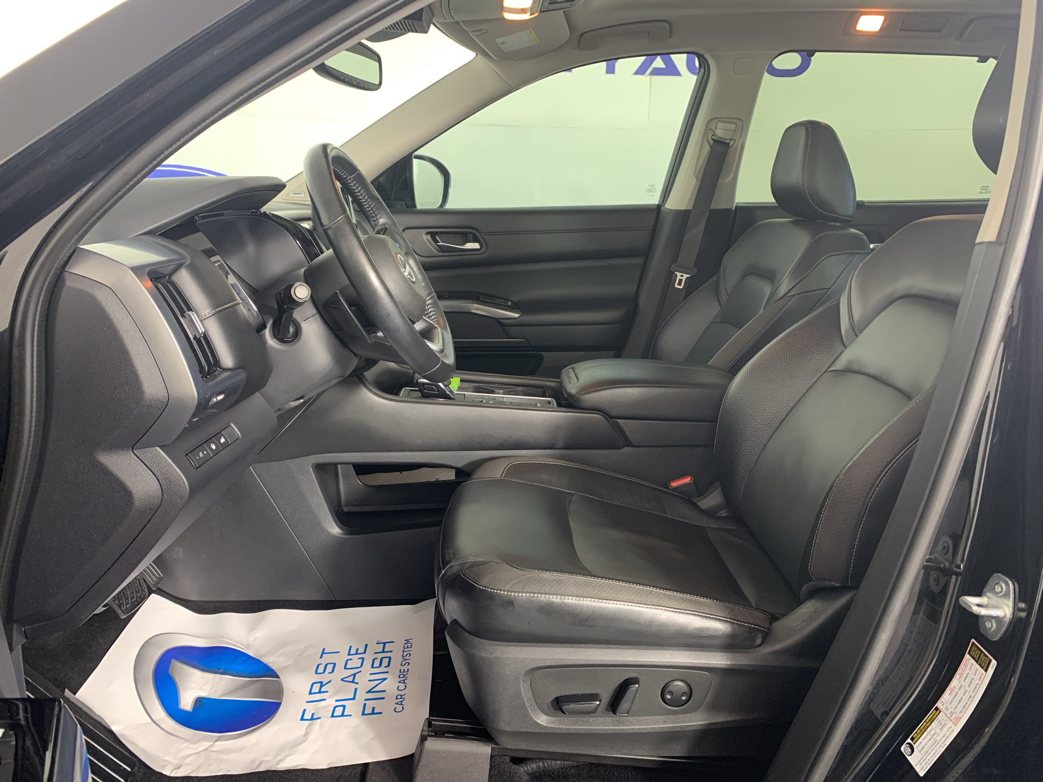 Used 2022 Nissan Pathfinder SL w/ SL Premium Package FWD image 15