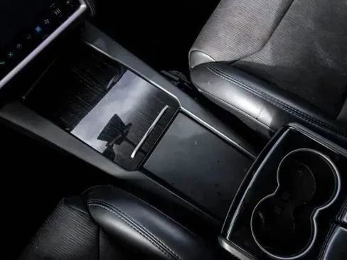 Used 2018 Tesla Model X 100D image 33