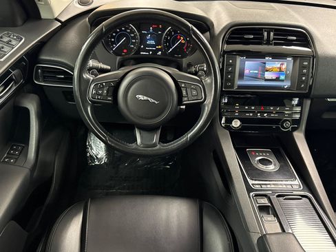 Used 2018 Jaguar F-PACE Premium AWD/4WD image 13