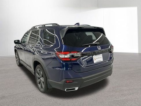 Used 2025 Honda Pilot Sport image 30