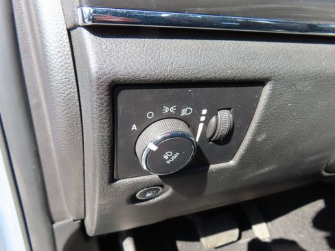 Used 2021 Jeep Grand Cherokee Limited w/ Luxury Group II image 13