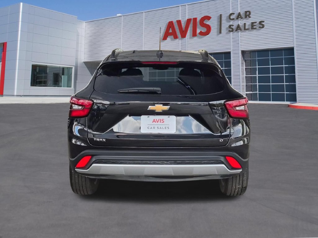 Used 2026 Chevrolet Trax LT FWD image 6